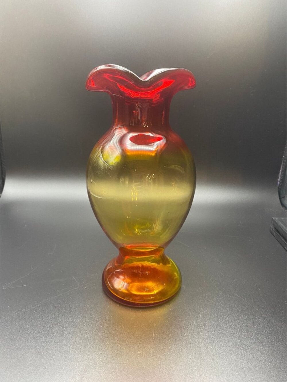 Amberina Vase with Ruffles Rim - Picture 2 of 5